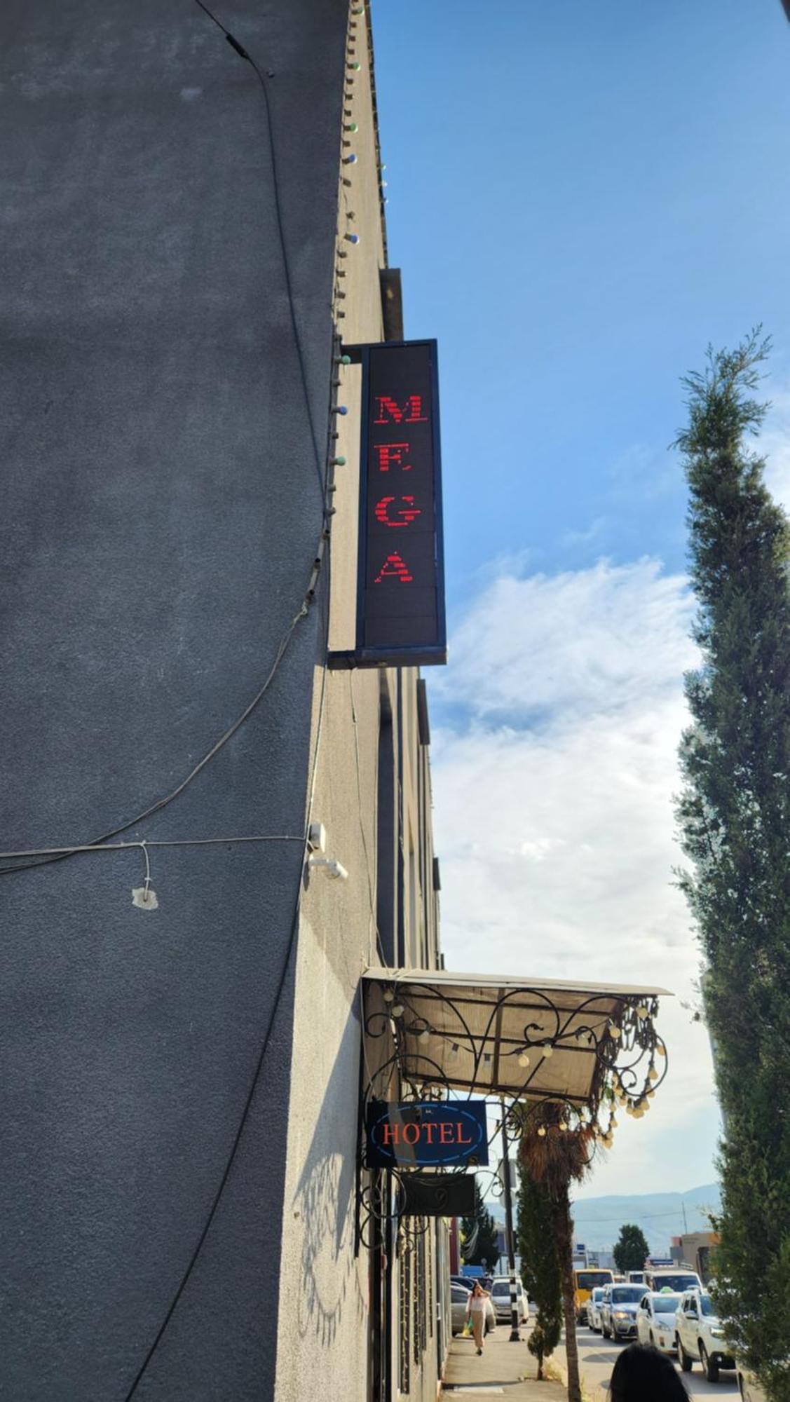 Hotel ,,Mega" Tbilisi Zewnętrze zdjęcie