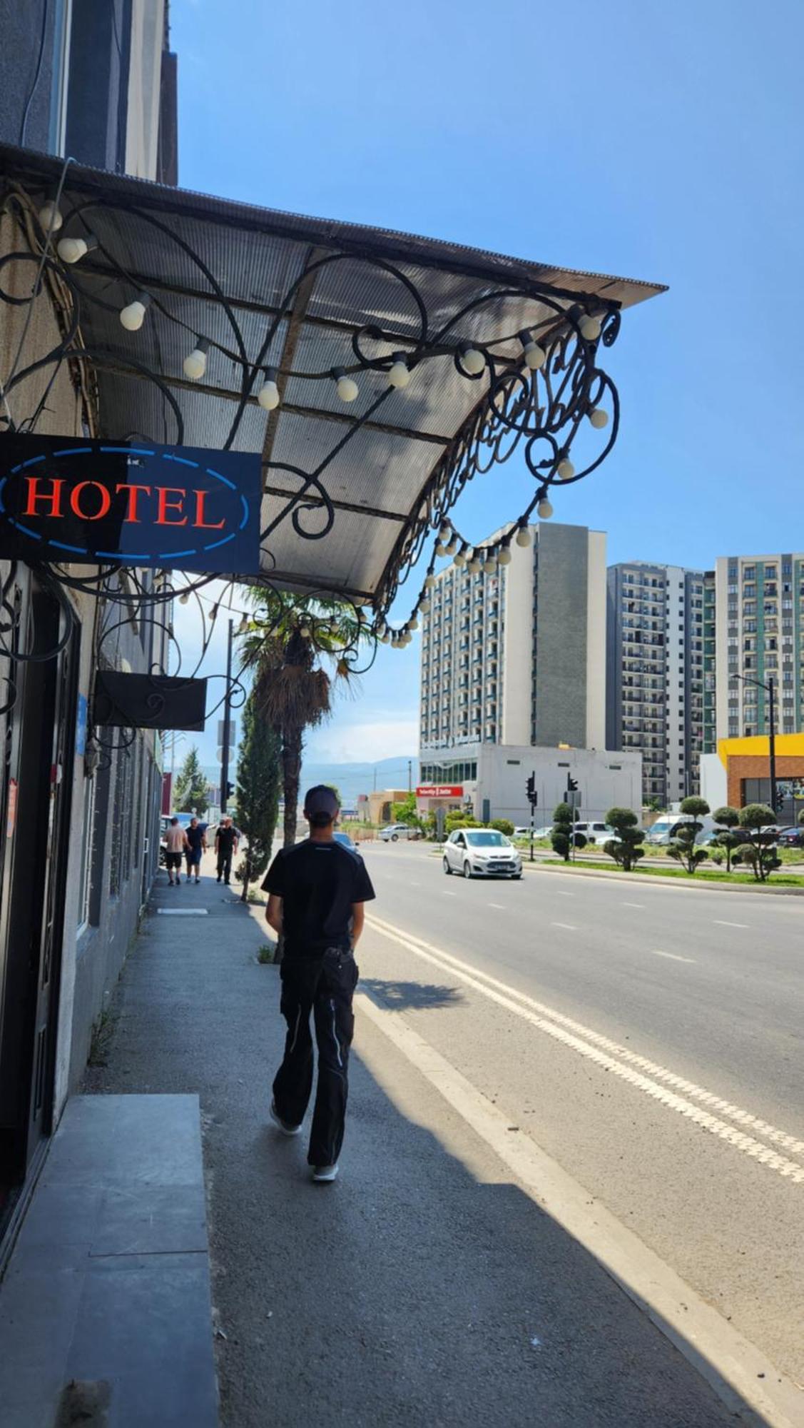 Hotel ,,Mega" Tbilisi Zewnętrze zdjęcie