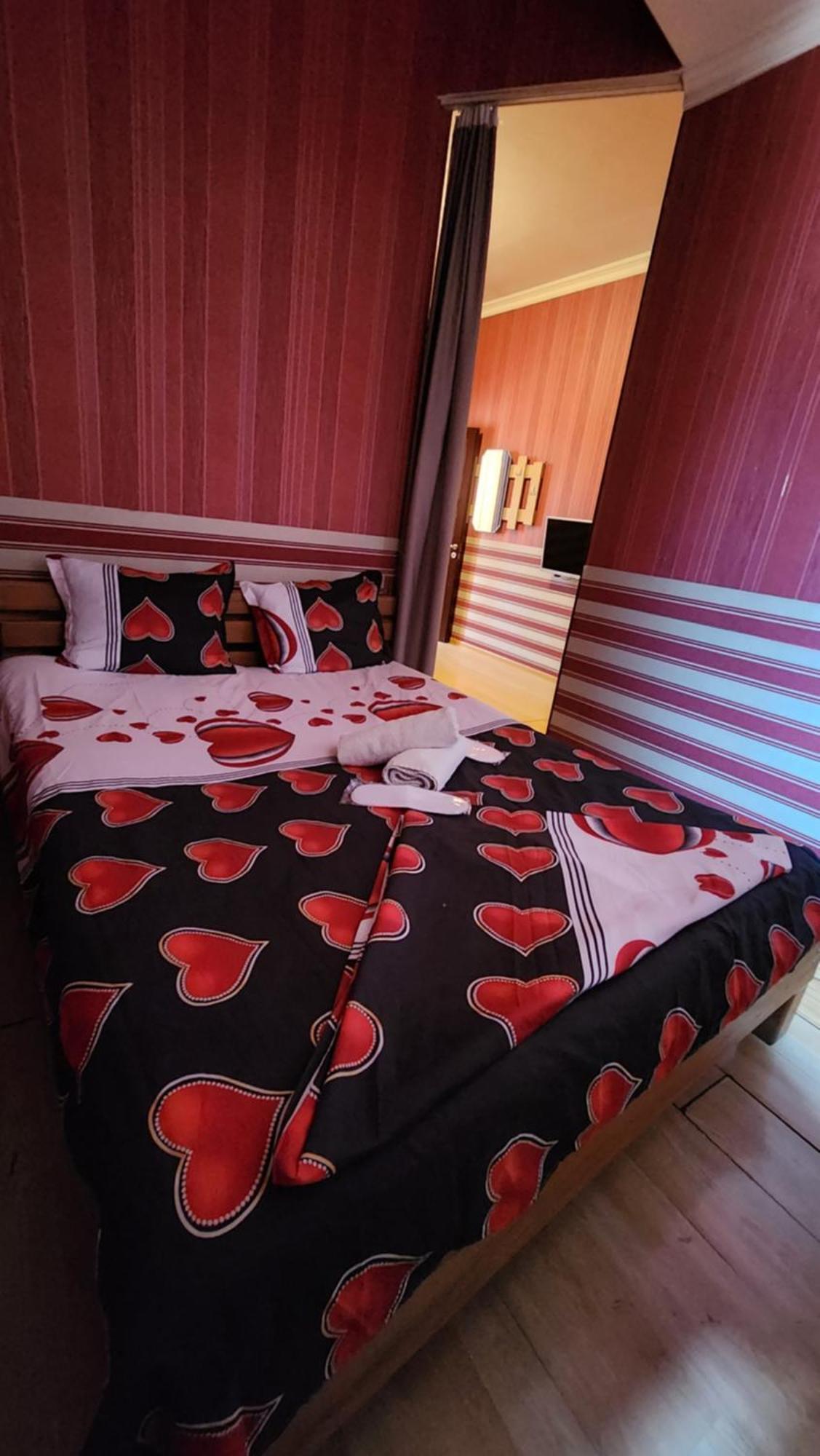 Hotel ,,Mega" Tbilisi Zewnętrze zdjęcie