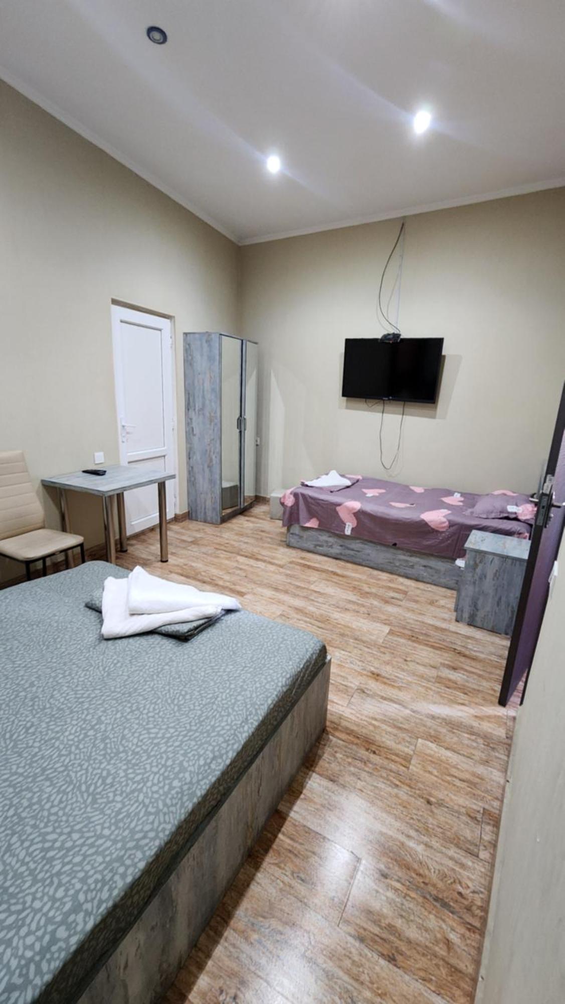Hotel ,,Mega" Tbilisi Zewnętrze zdjęcie