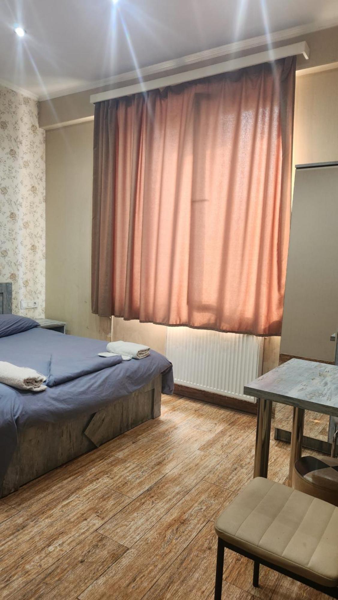 Hotel ,,Mega" Tbilisi Zewnętrze zdjęcie