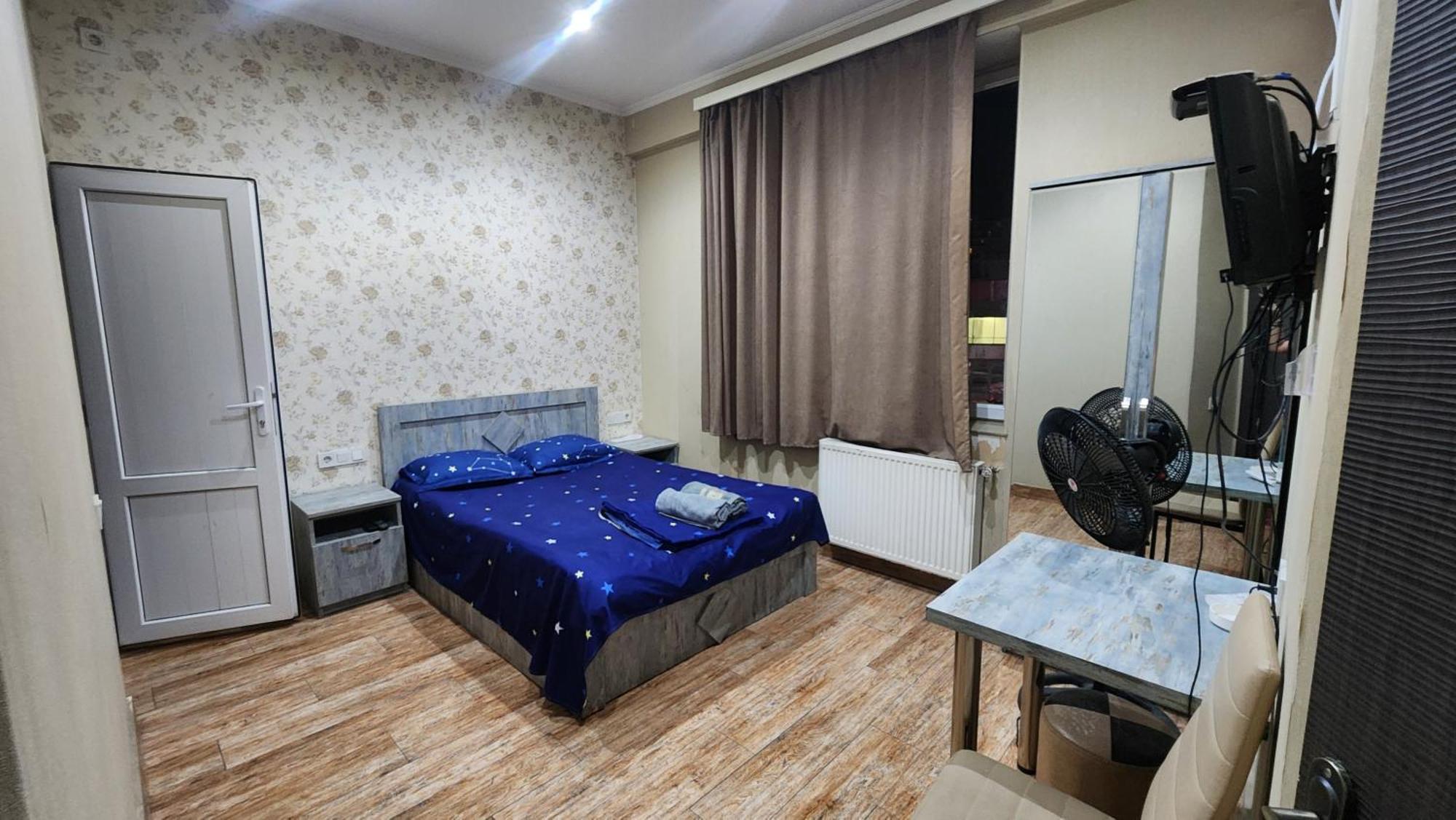 Hotel ,,Mega" Tbilisi Zewnętrze zdjęcie